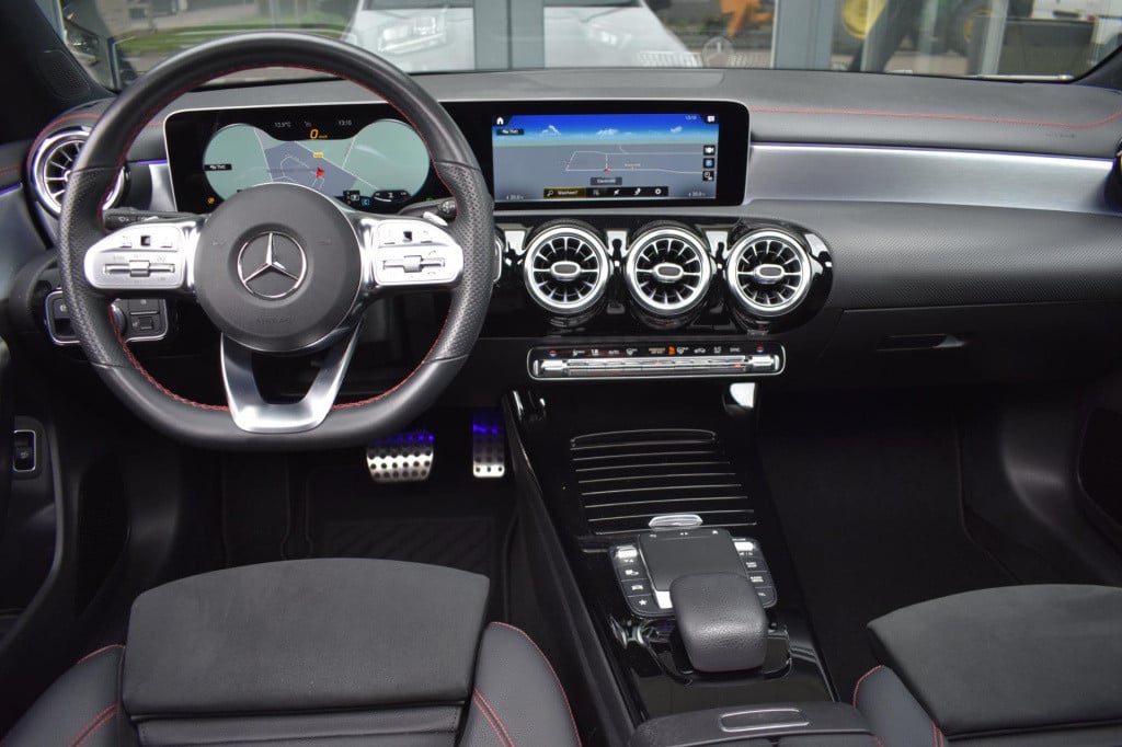 Mercedes-Benz Cla shooting brake 200 amg night | sfeerverlichting | panoram