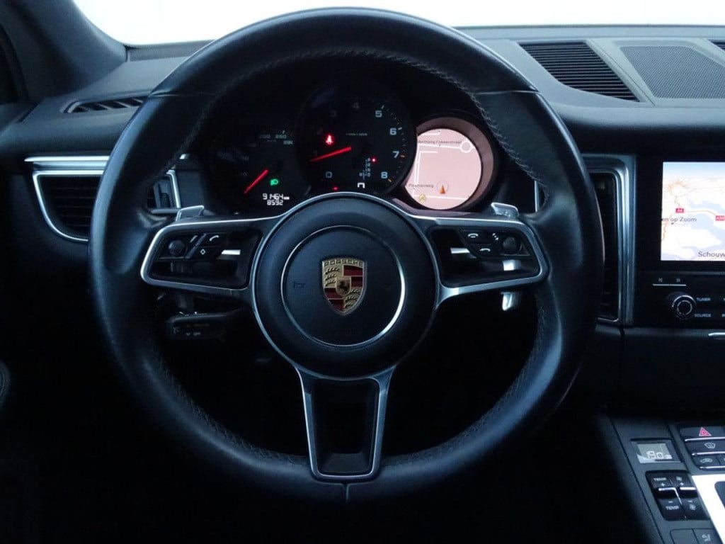 Porsche Macan 2.0 sport design | 21" | pano | pasm | dealer ond.
