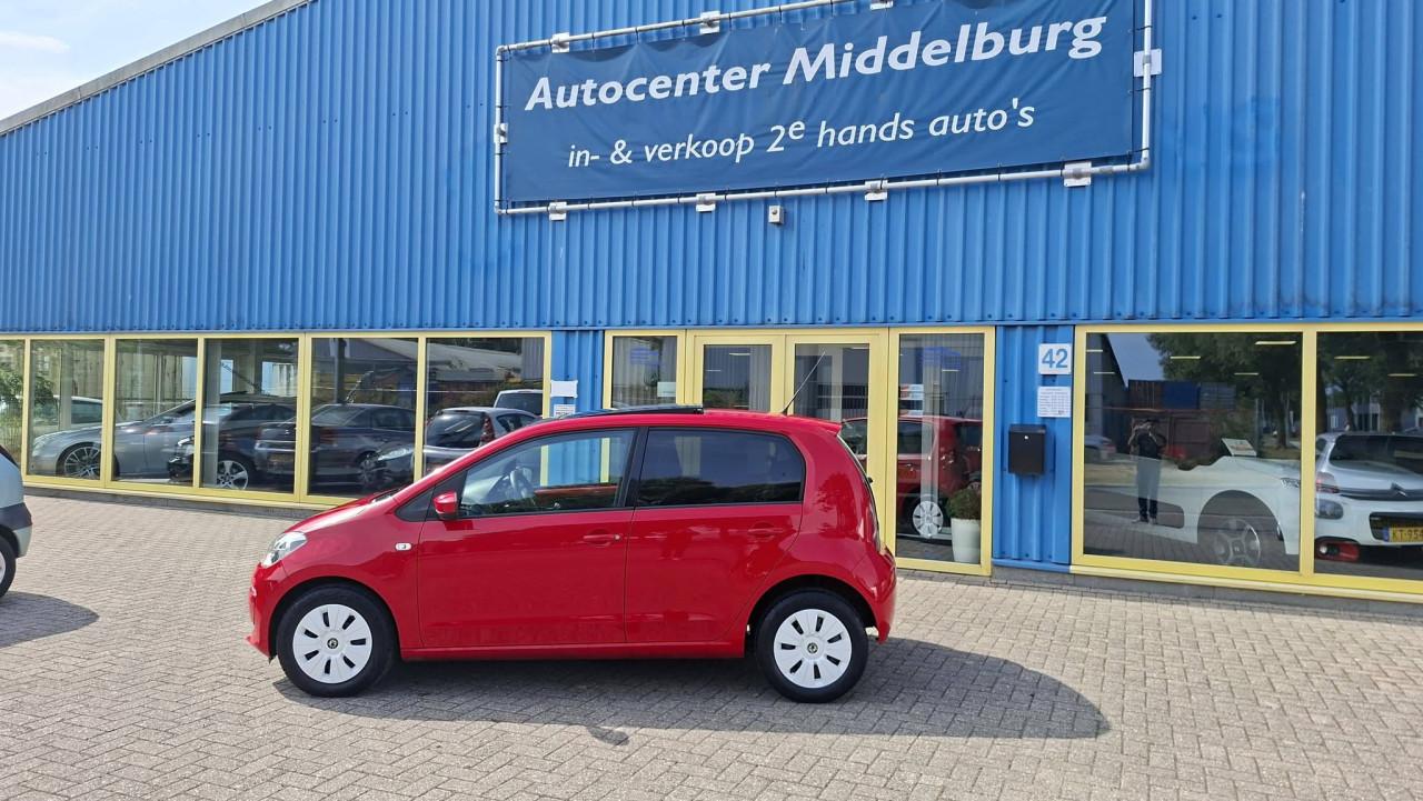 Volkswagen Up 1.0 high up! 5deurs bj:2013 panoramadak apk 2027 !!!