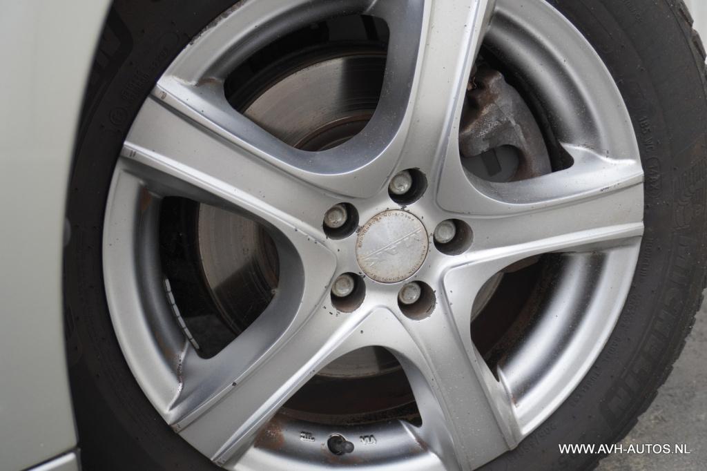 Toyota Avensis 2.0 vvti linea sol