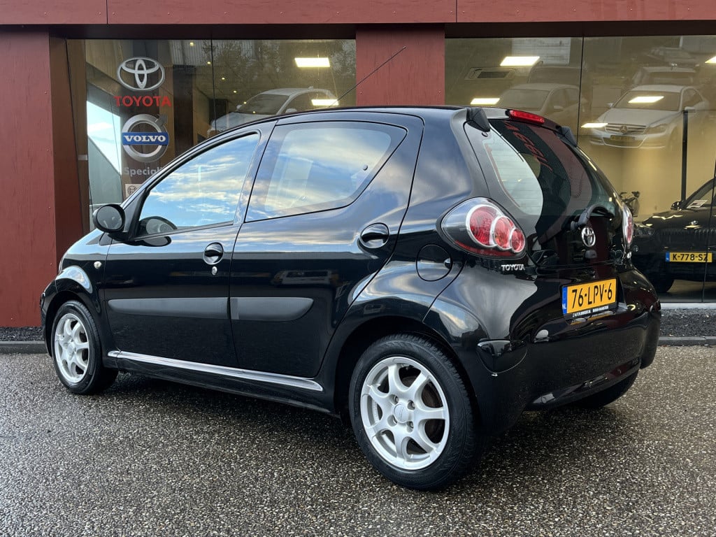 Toyota Aygo 1.0-12v comfort 5-deurs | automaat | park. sensoren | lichtmeta