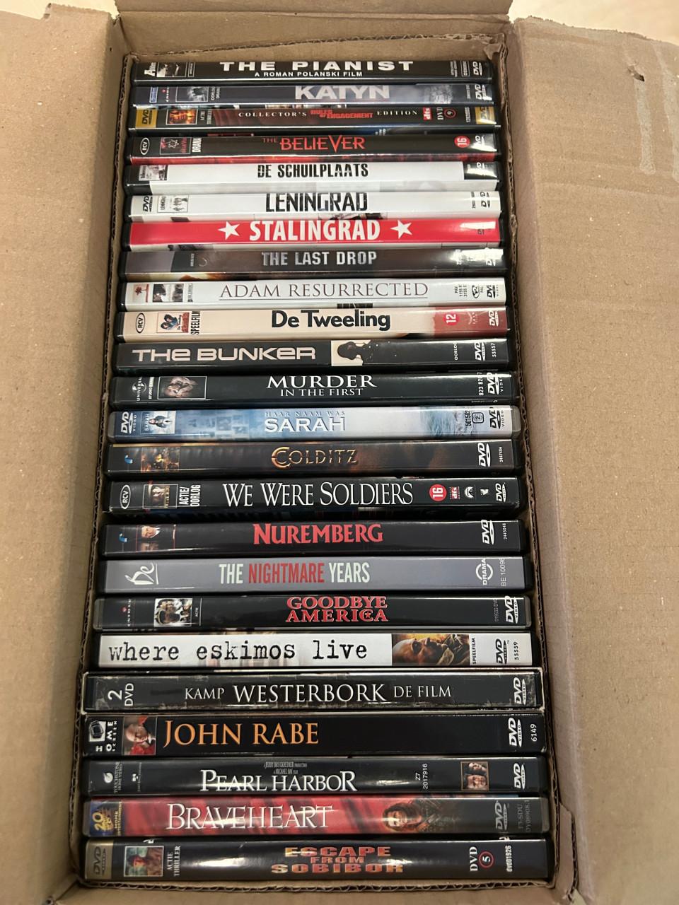 Verzameling dvd's thema oorlog.