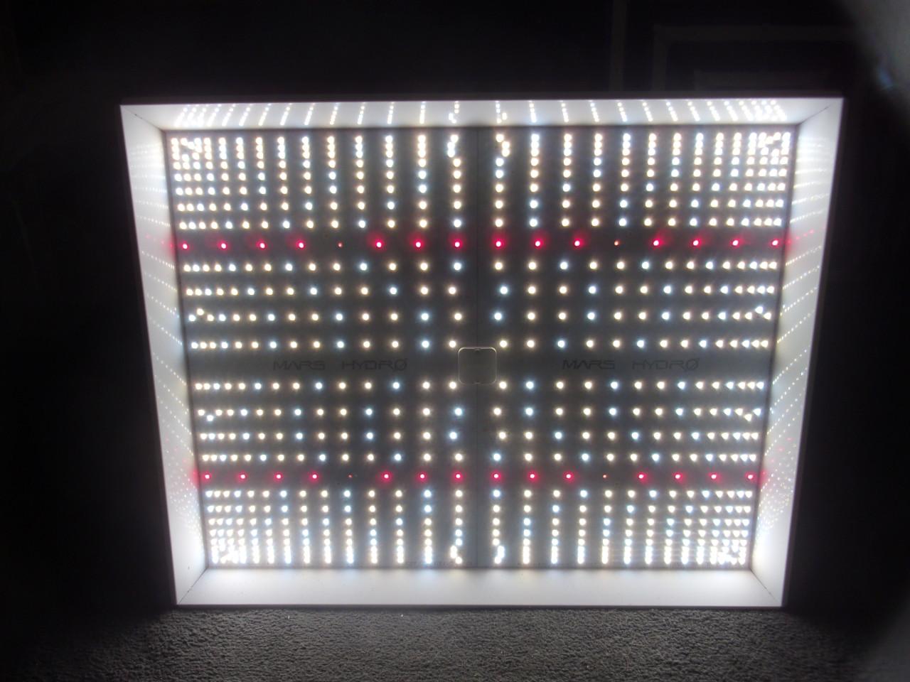 Kweeklamp Mars Hydro TSW2000