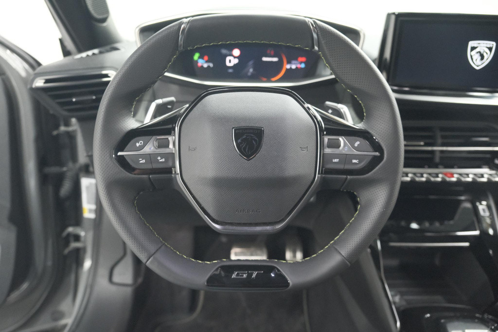 Peugeot 2008 puretech 130 eat8 gt | 360 camera | stoelmassage | adaptieve c