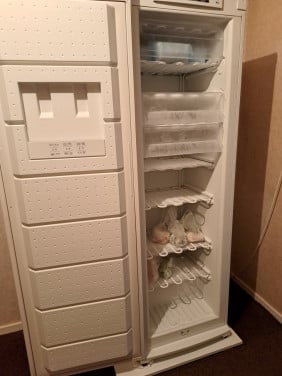 Grote 8 lagen diepvrieskast.