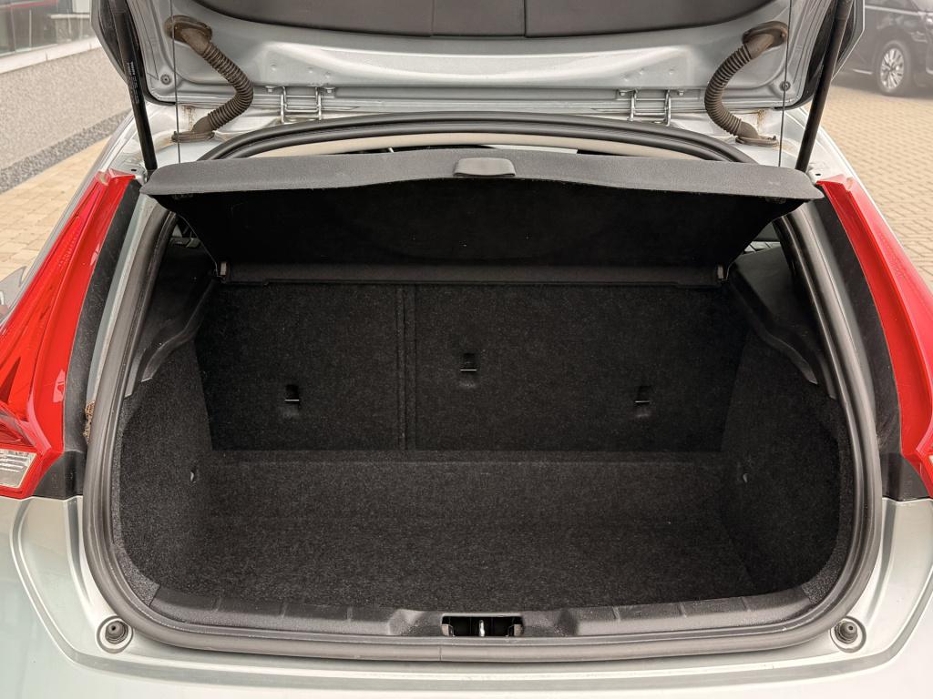 Volvo V40 1.6 t2 | cruise | navi | achteruitrijcamera