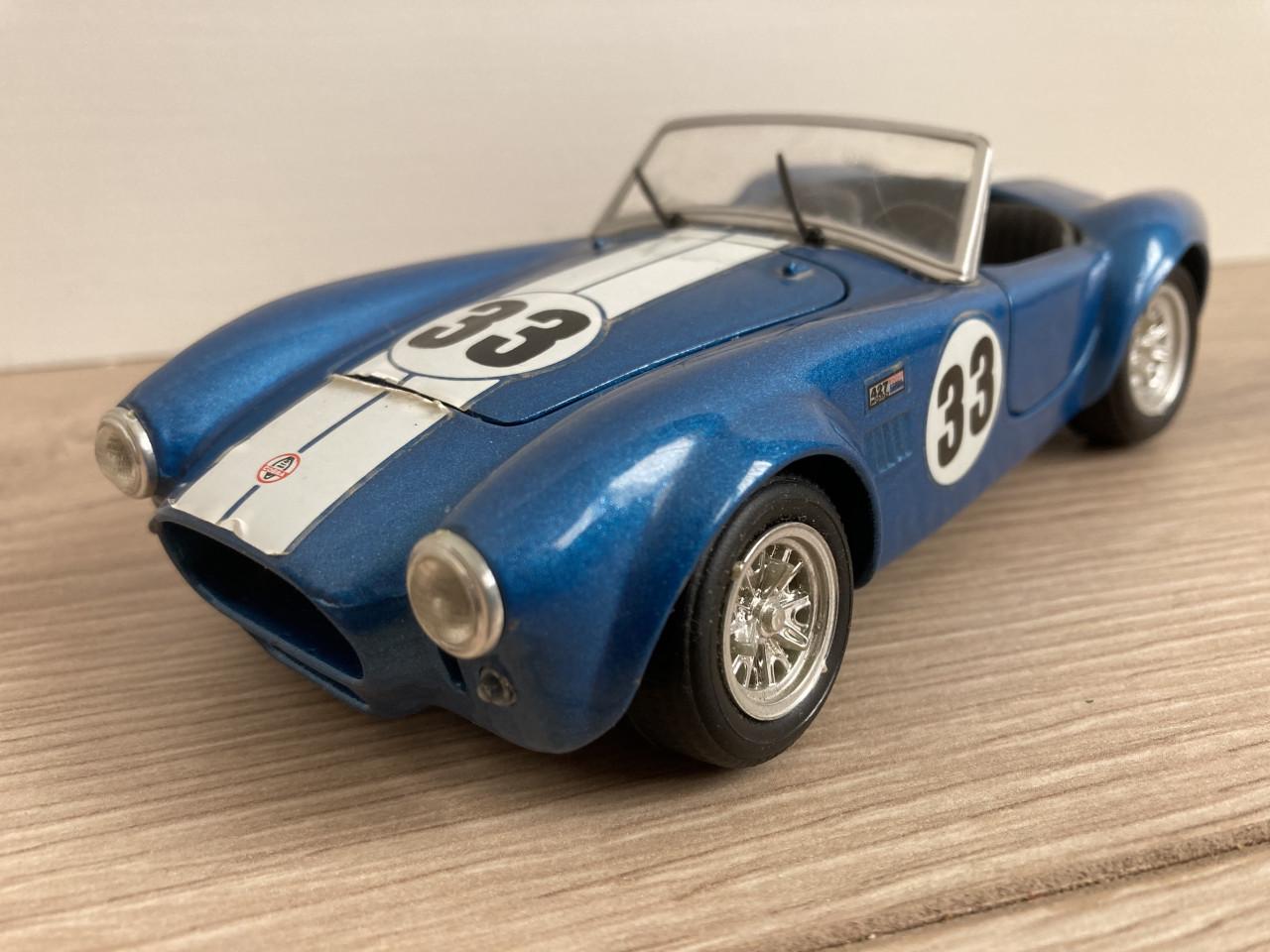 4x Revell 1:24 en Bburago