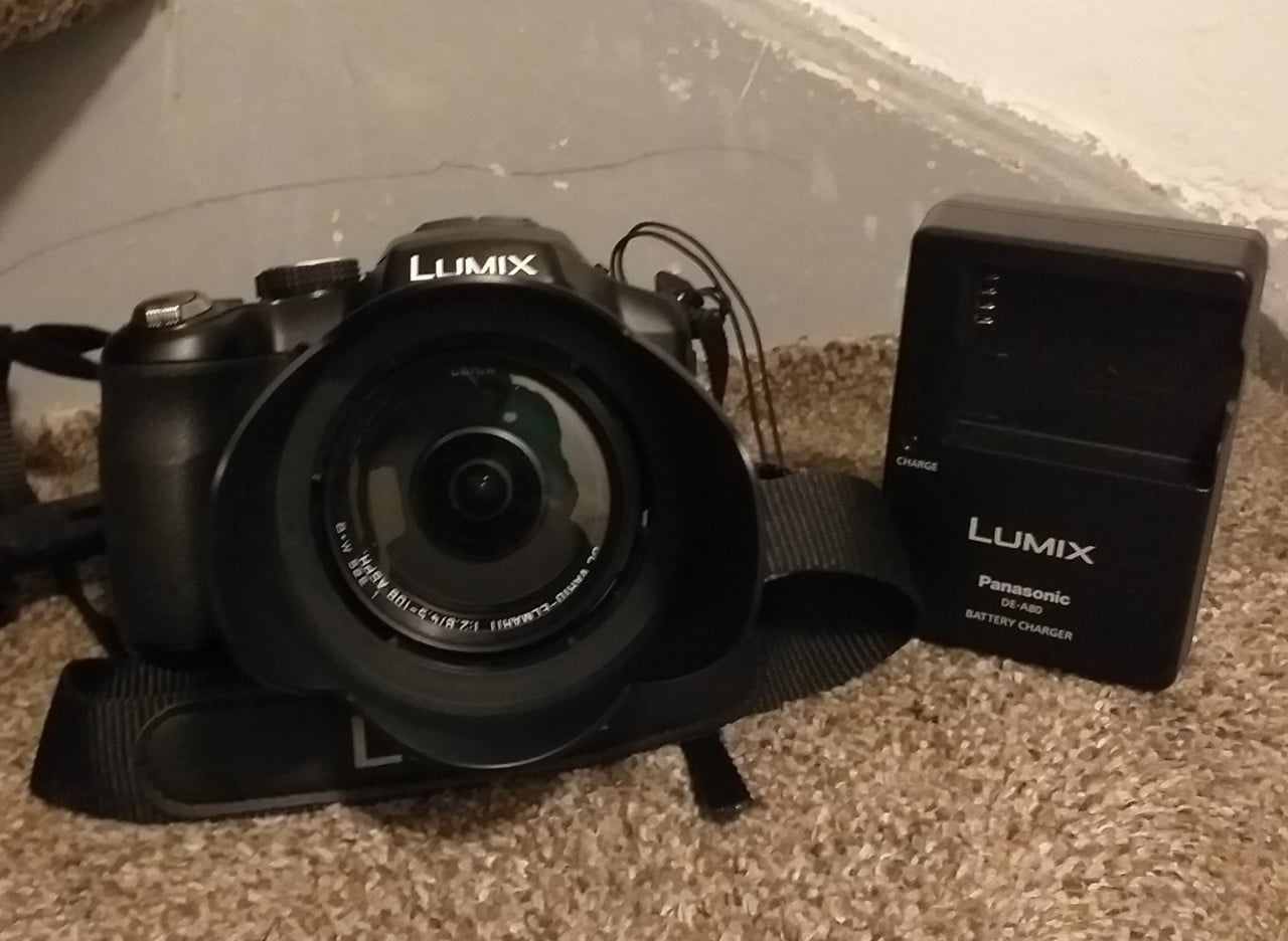 Panasonic Lumix FZ200 Camera
