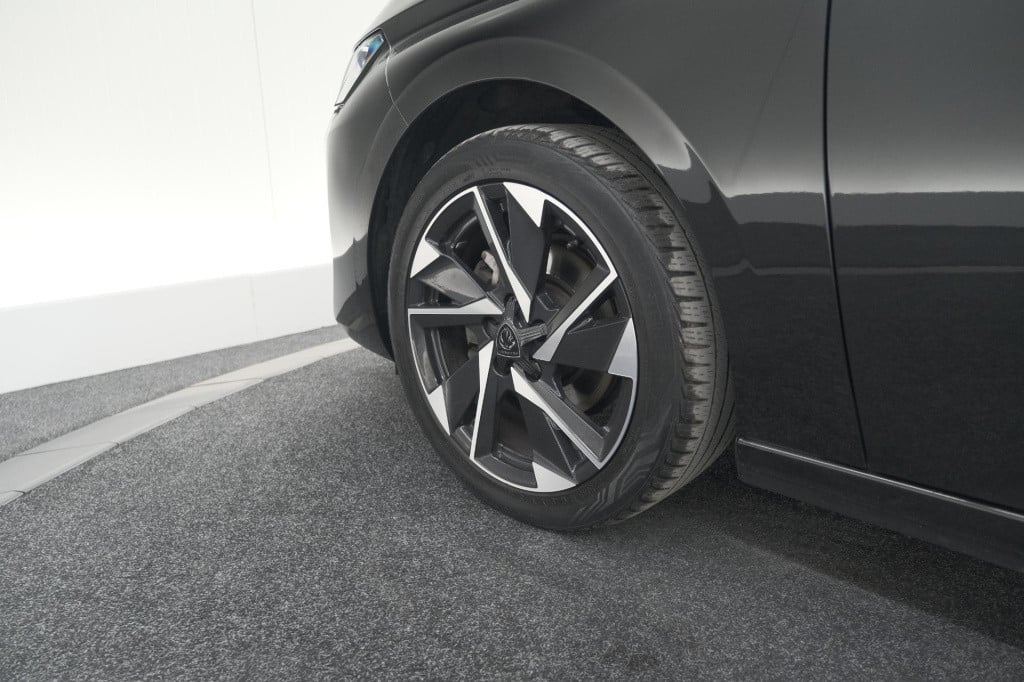 Peugeot 308 puretech 130 allure | camera | navigatie | parkeersensoren | ap