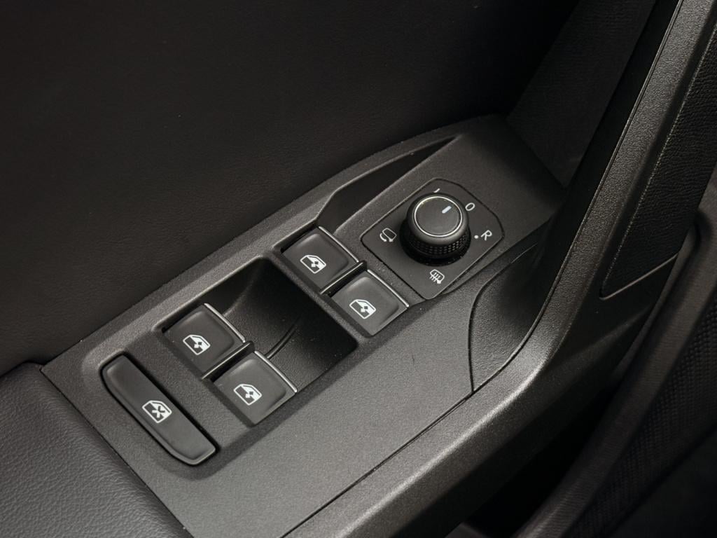 Seat Leon 1.5 etsi fr | acc | park assist | interieurverlichting | stoel/st