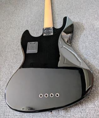 In nieuwstaat: Sire Marcus Miller V7 fretloze basgitaar. .