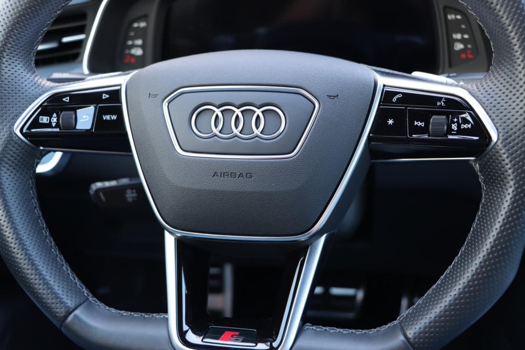 Audi A6 avant 55 tfsi e quattro s edition competition 367pk s-tr