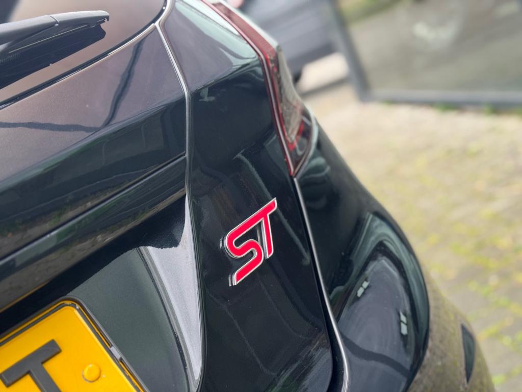 Ford Fiesta 1.6 st2 * camera * recaro * stoelverwarming * clima