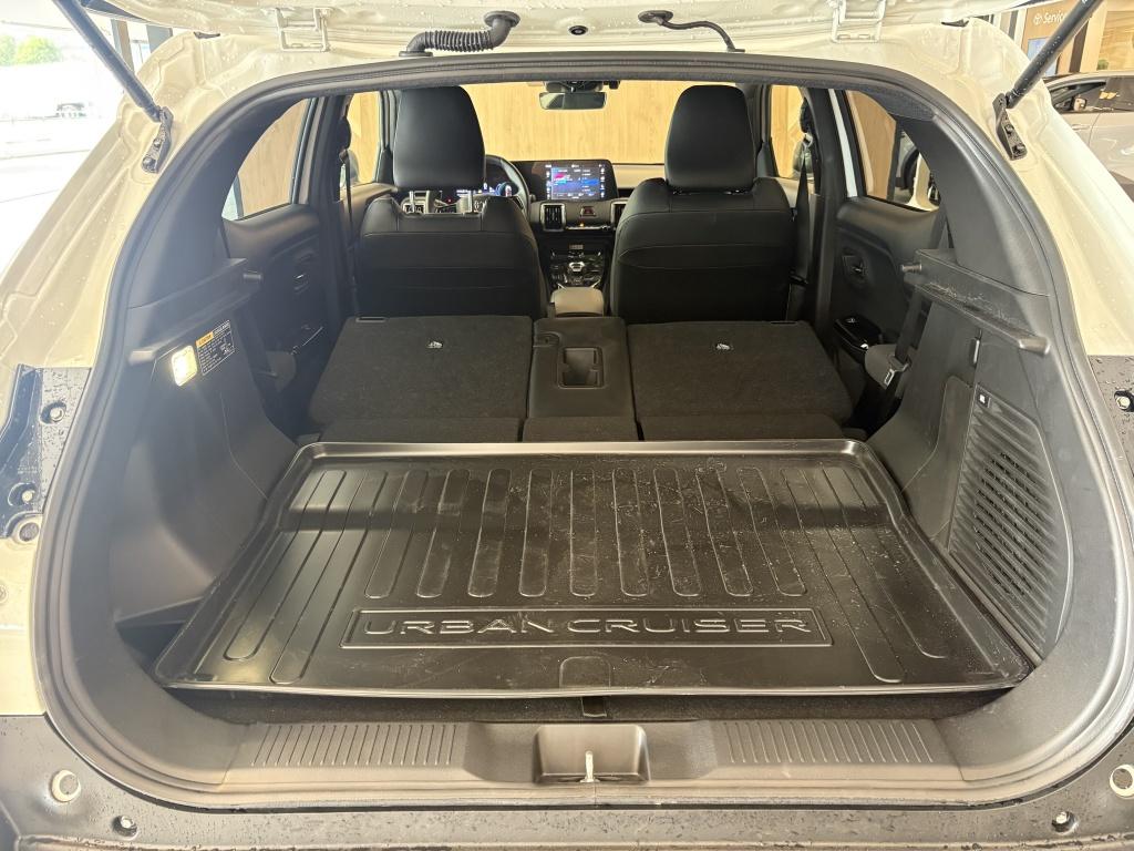 Toyota Urban Cruiser executive 61 kwh | panodak | jbl |