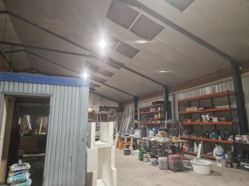 Loods met 2000 m2 grond