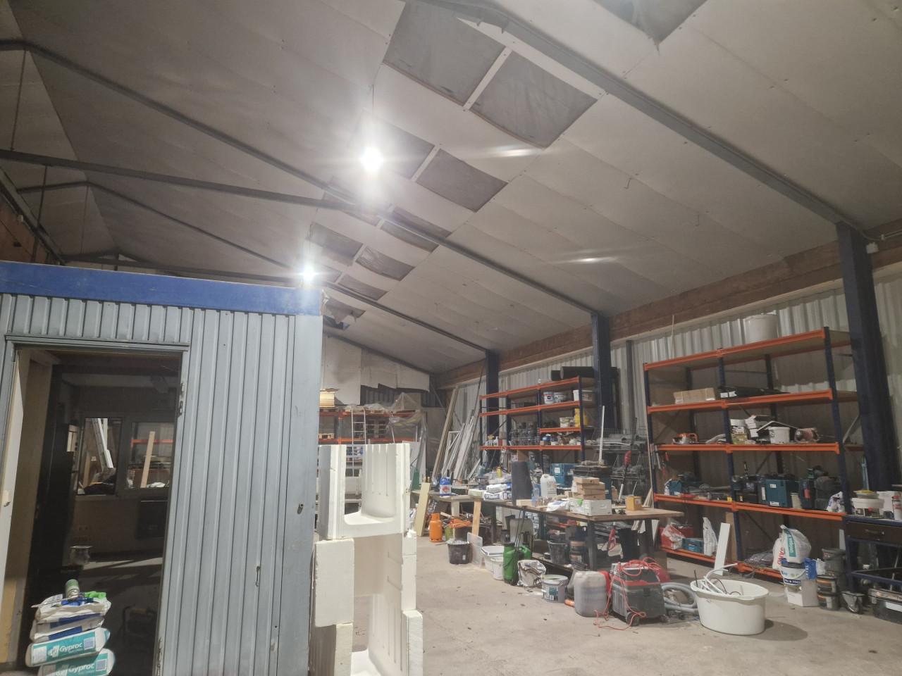 Loods met 2000 m2 grond