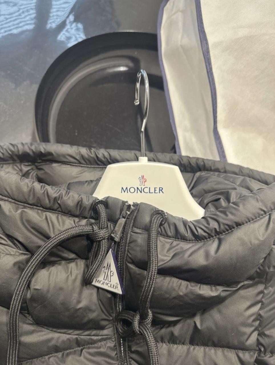 Moncler jas maat 38/M