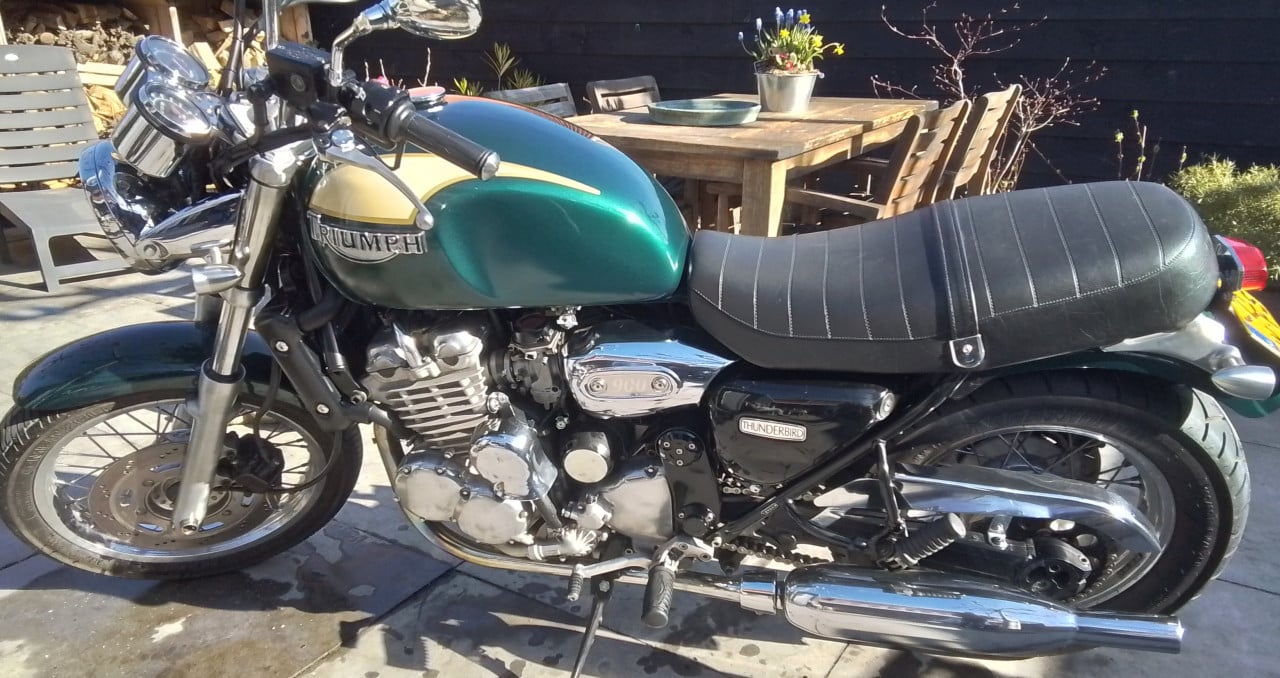 Triumph Thunderbird 900