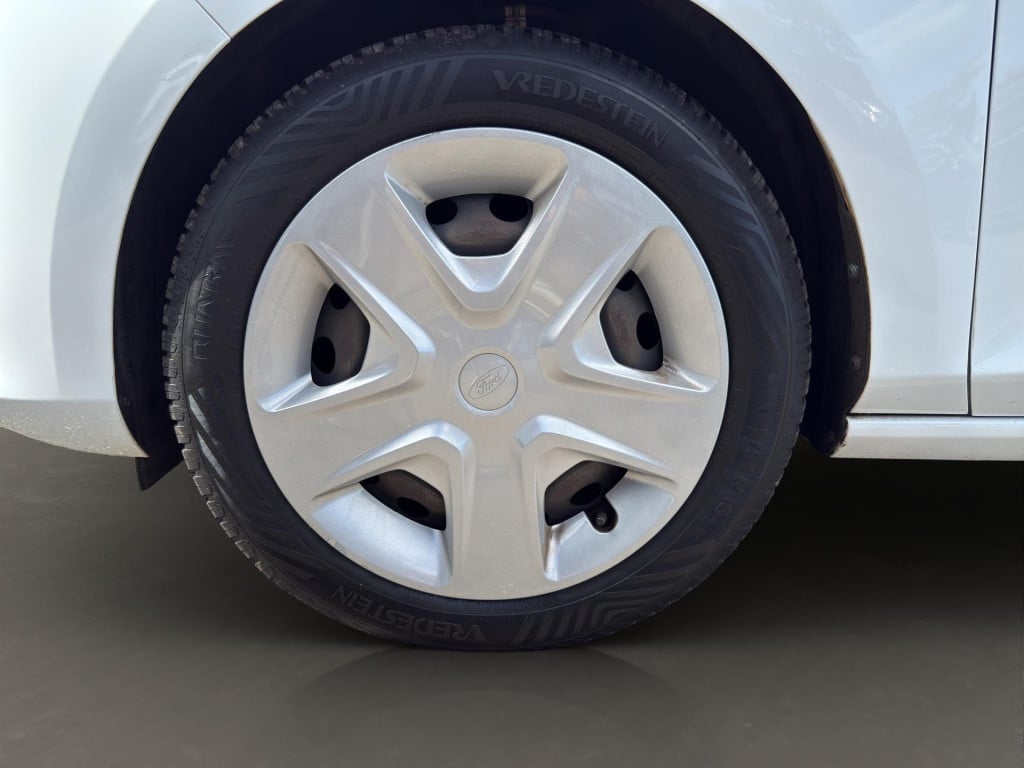 Ford Fiesta 1.1 trend 5drs airco | 75pk |stuur en stoelverwarming | apple /
