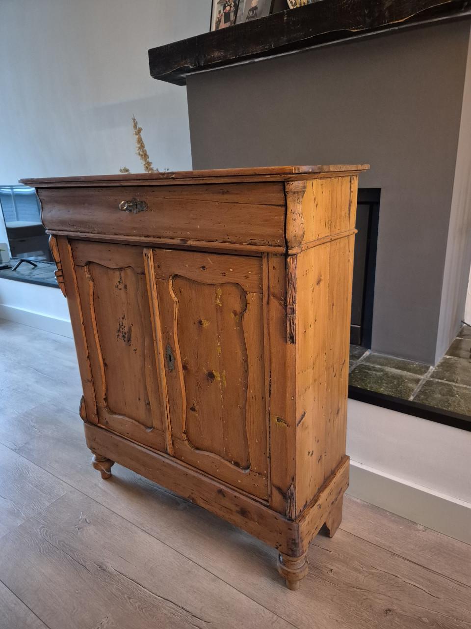 Leuk, oud opknap kastje