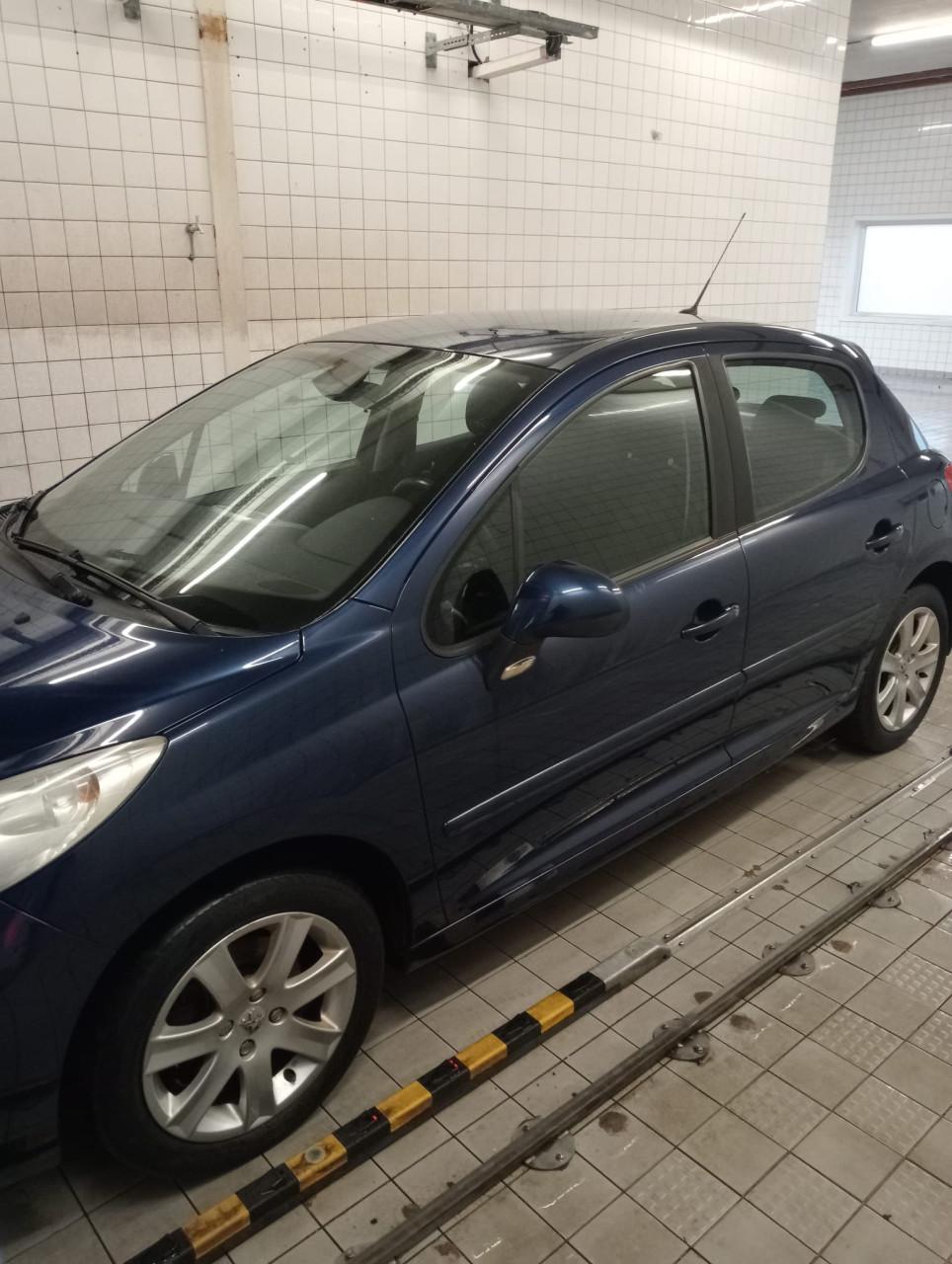 Peugeot 207 1.6 16V (2007)