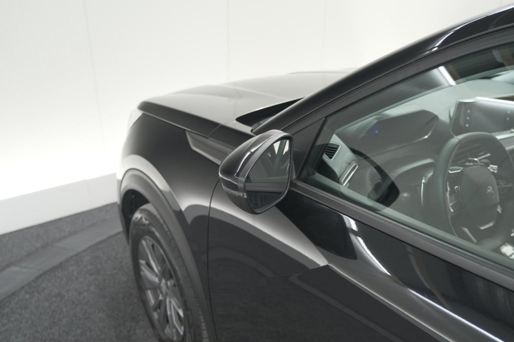 Peugeot 2008 puretech 130 eat8 active | parkeersensoren | navigatie | apple