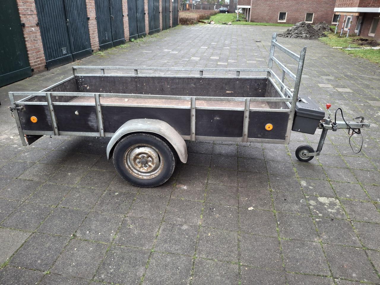 Aanhangwagen ongeremd.
