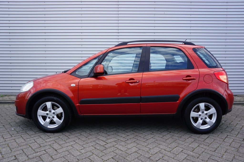 Suzuki Sx4 1.6 comfort airco / navi / parkeers. / elektr. ramen
