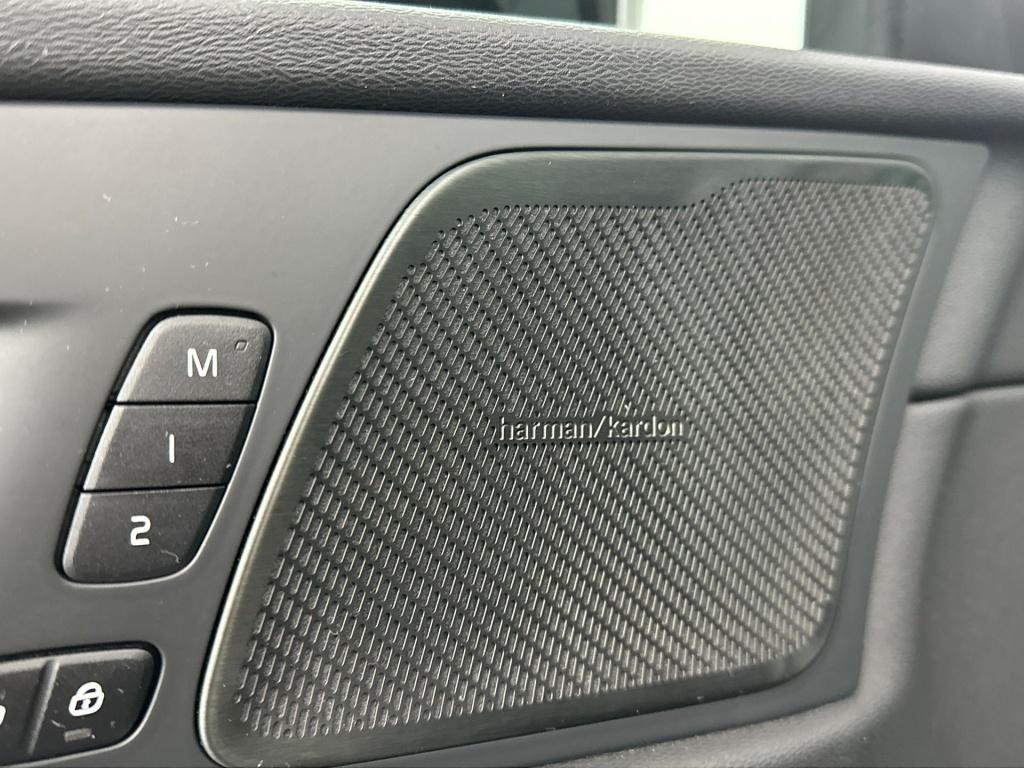 Volvo XC60 b5 264pk r-design| pano| camera| stoelverwarming| trekhaak