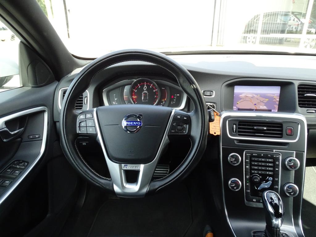 Volvo V60 2.0 t4 business sport r-design | leder | pano | trekhaak
