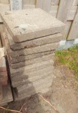 Gratis afhalen: 30x30 betontegels grijs