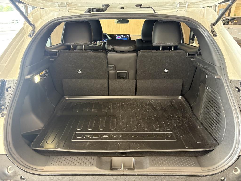 Toyota Urban Cruiser executive 61 kwh | panodak | jbl |