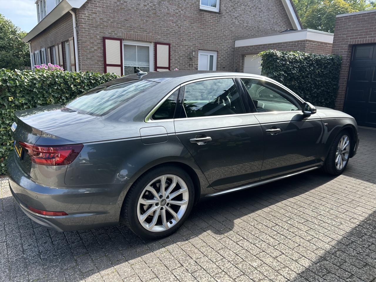 Audi A4 TSFI s-line, antraciet grijs