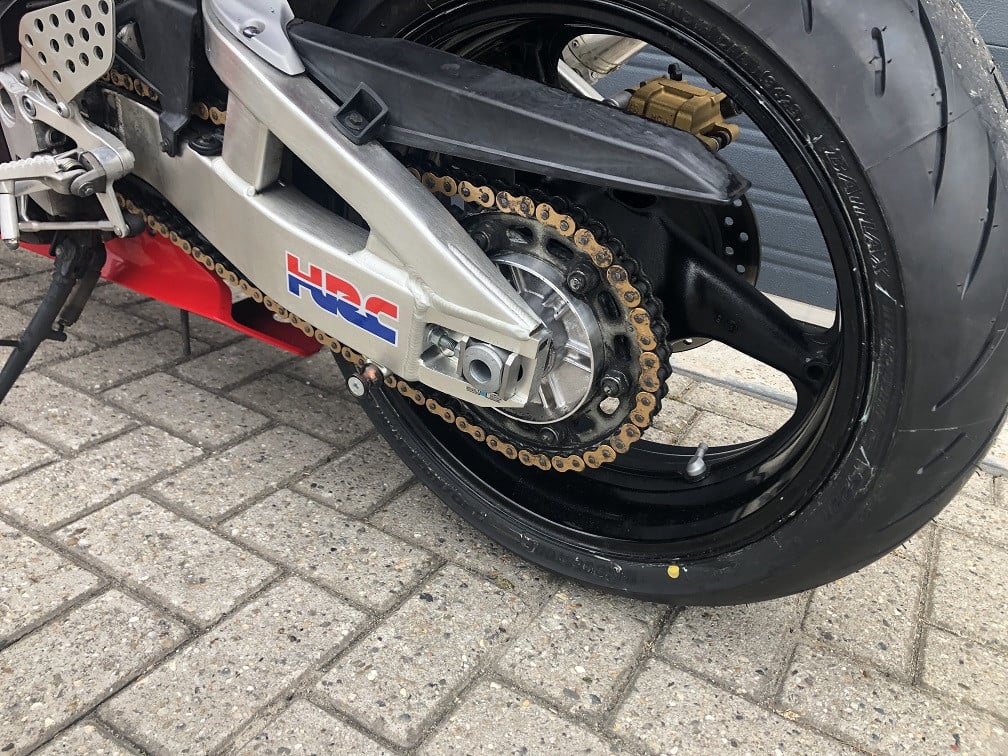 Honda CBR954RR Fireblade uit 2004 met 30km, diverse extra's, rijklaar €4000