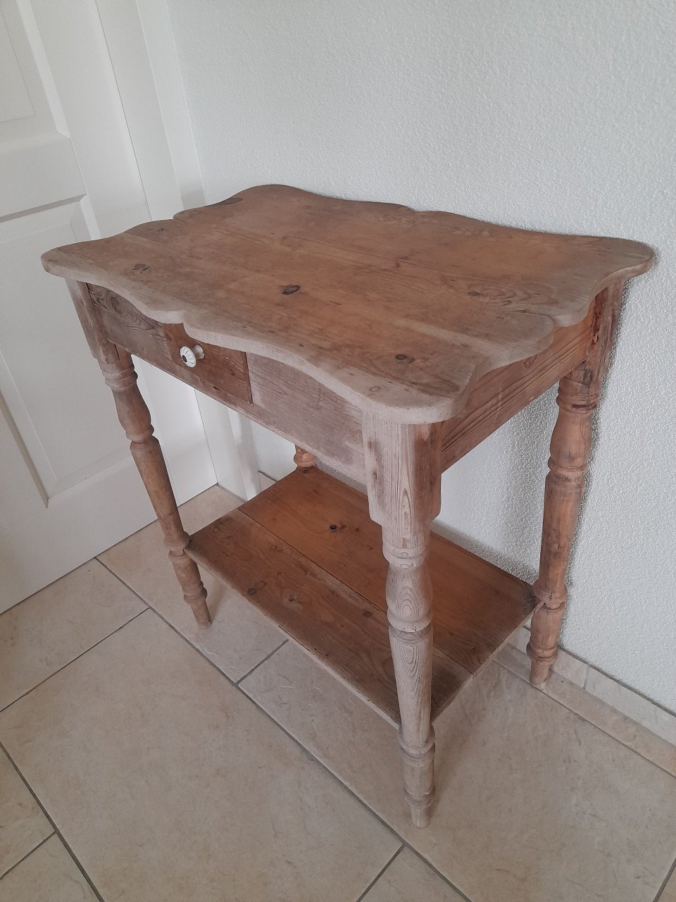 Antiek side table  41 x 65 x 75H