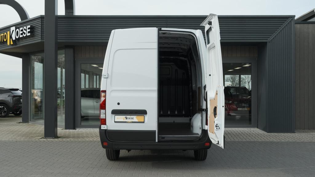 Renault Master t35 2.3 dci 135 l2h2 comfort | direct leverbaar | navigatie 