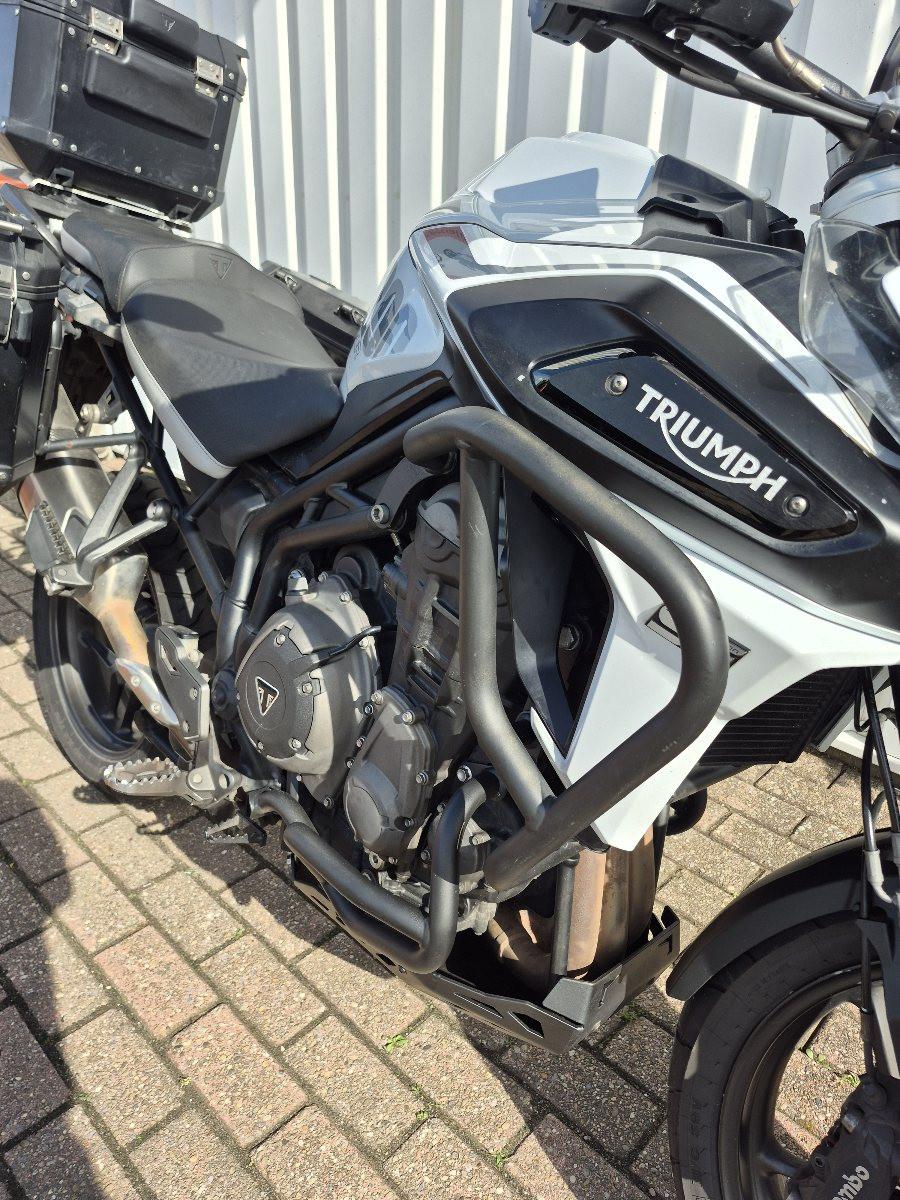 Triumph Tiger 1200 SE Alpine uit 2020, dikke allroad motor