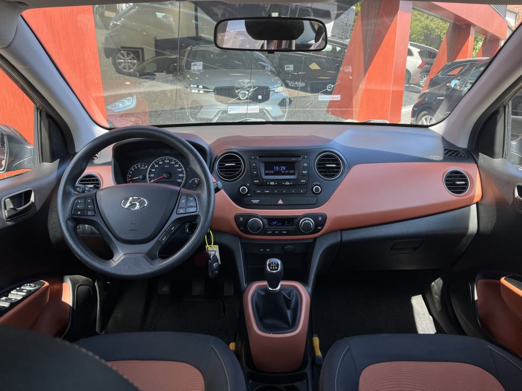 Hyundai I 10 1.0i i-motion comfort | climate | radio | cruise