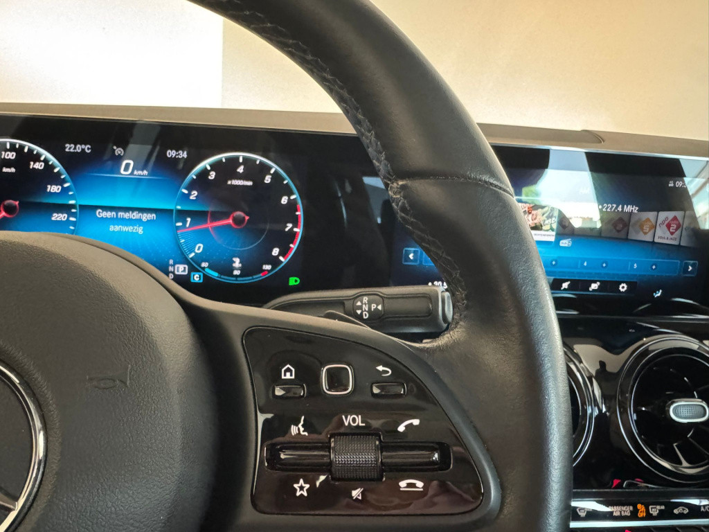 Mercedes-Benz Gla-klasse 180 business solution