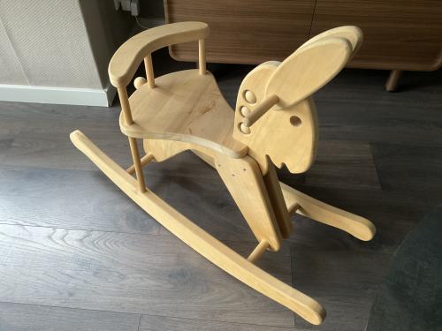 Houten hobbelpaard