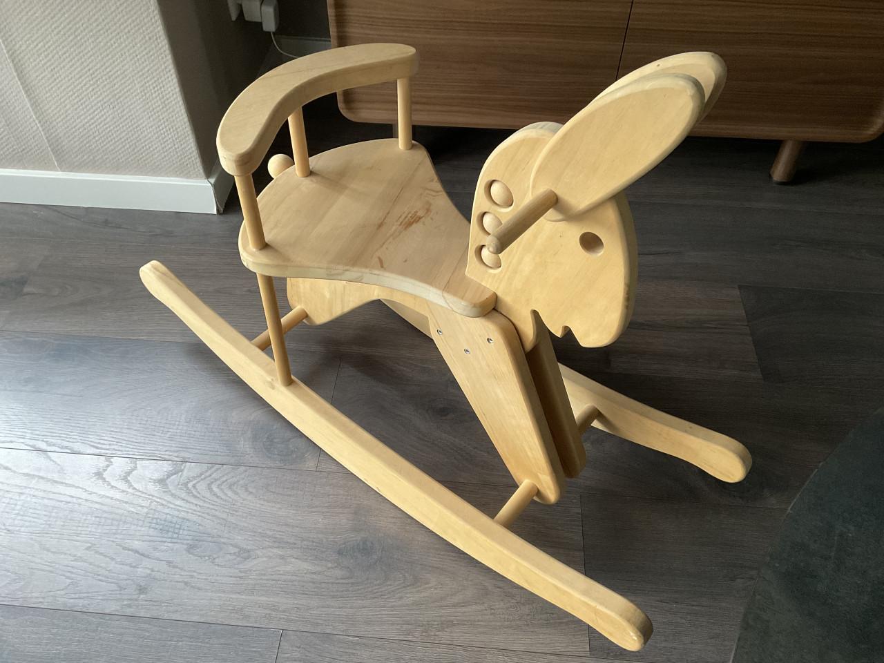 Houten hobbelpaard