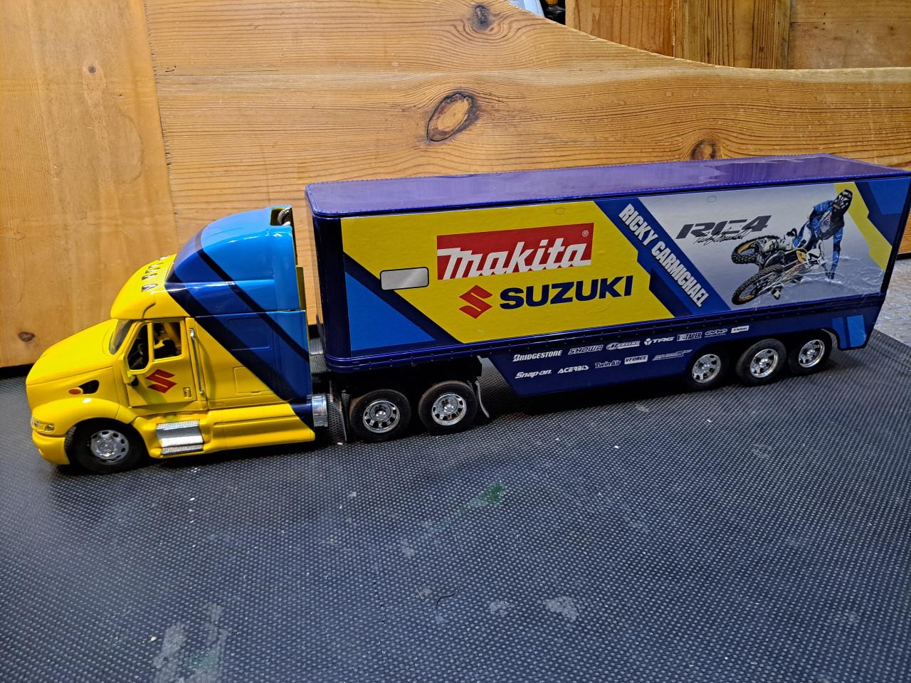 Suzuki cross , truck Ricky Carmichael