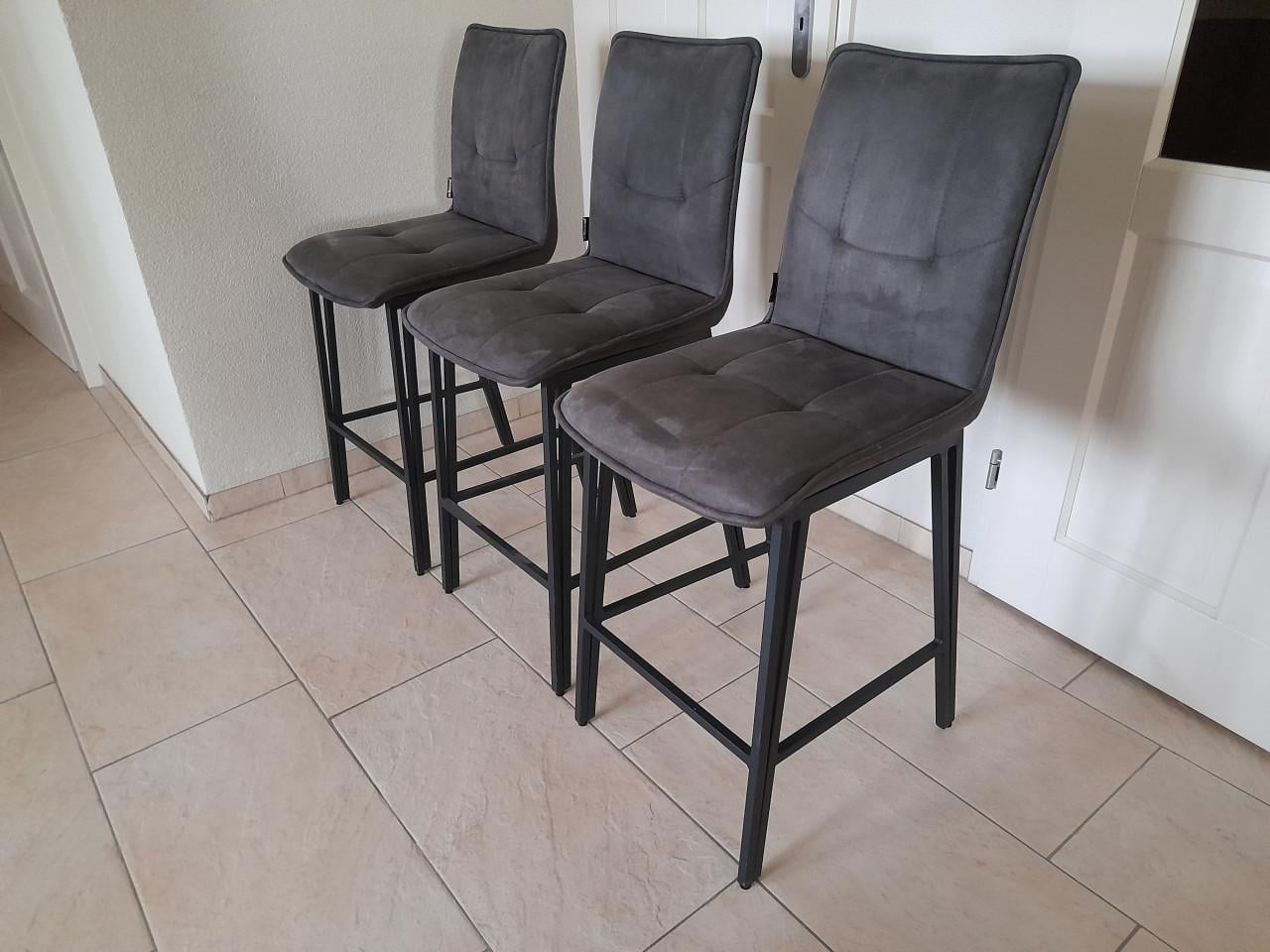 3 Barkrukken (in goede nette staat )