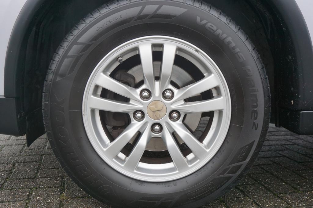 Mitsubishi Outlander 2.0 phev business edition x-line automaat - climate / 