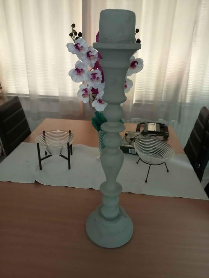 Hoge kandelaar