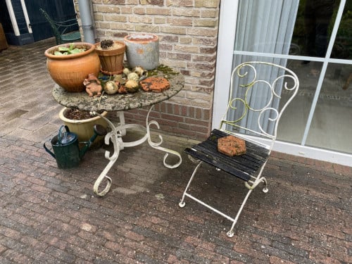 Smeedijzeren tafel en stoeltje