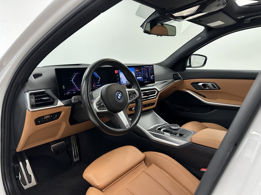 BMW 3-serie touring 330e xdrive m-sport | panoramadak | cognac | head-up-di