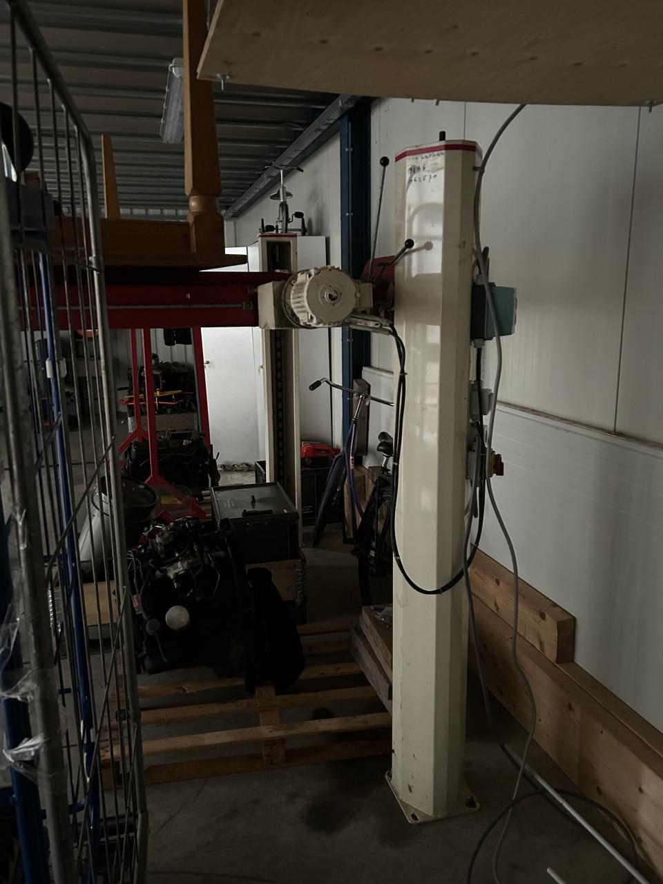 Koni 4 koloms hefbrug in goede staat, 2500 kg