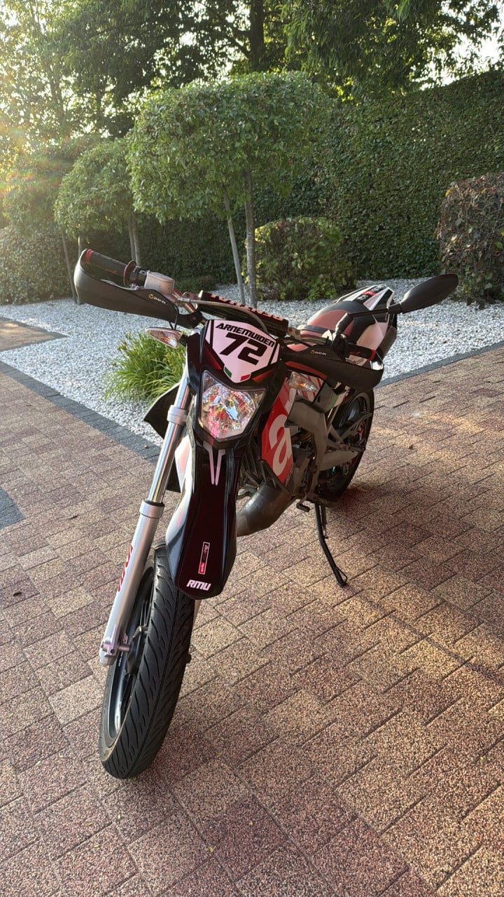 Aprillia SX brommer