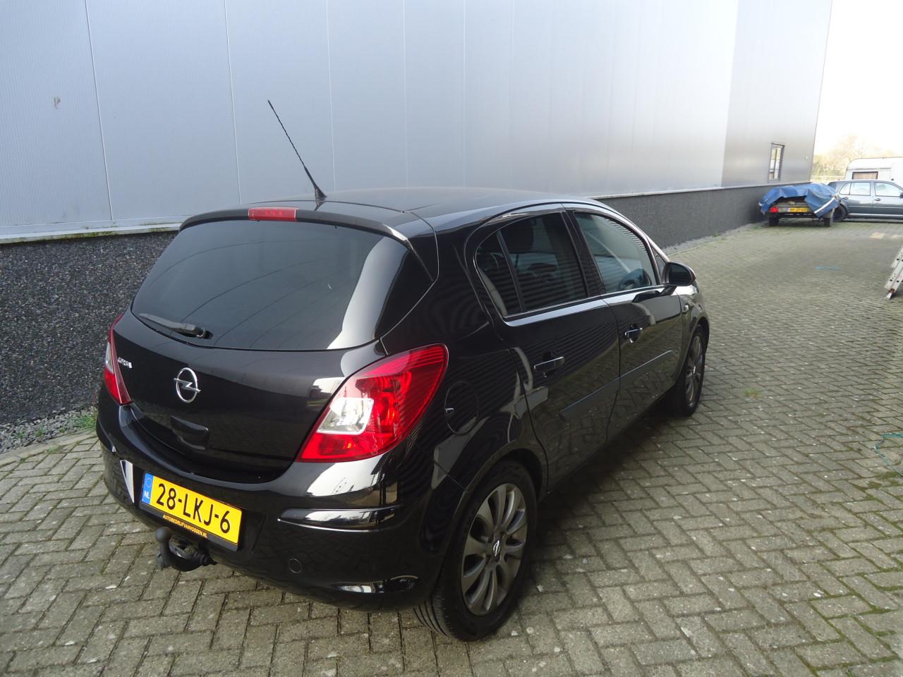 OPEL CORSA D 5DRS 14-16V 120 EDITION